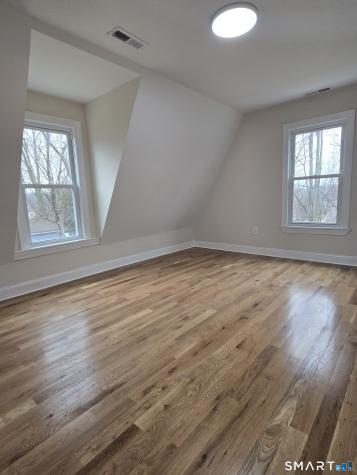 8 Pine Street Norwich CT 06360