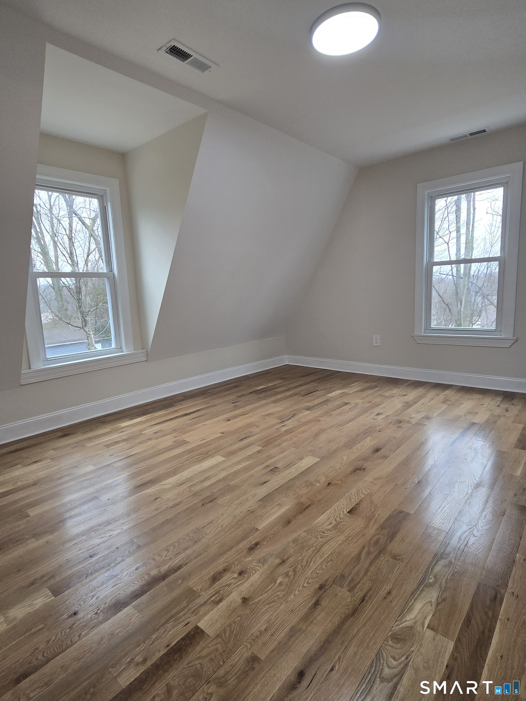 8 Pine Street Norwich CT 06360
