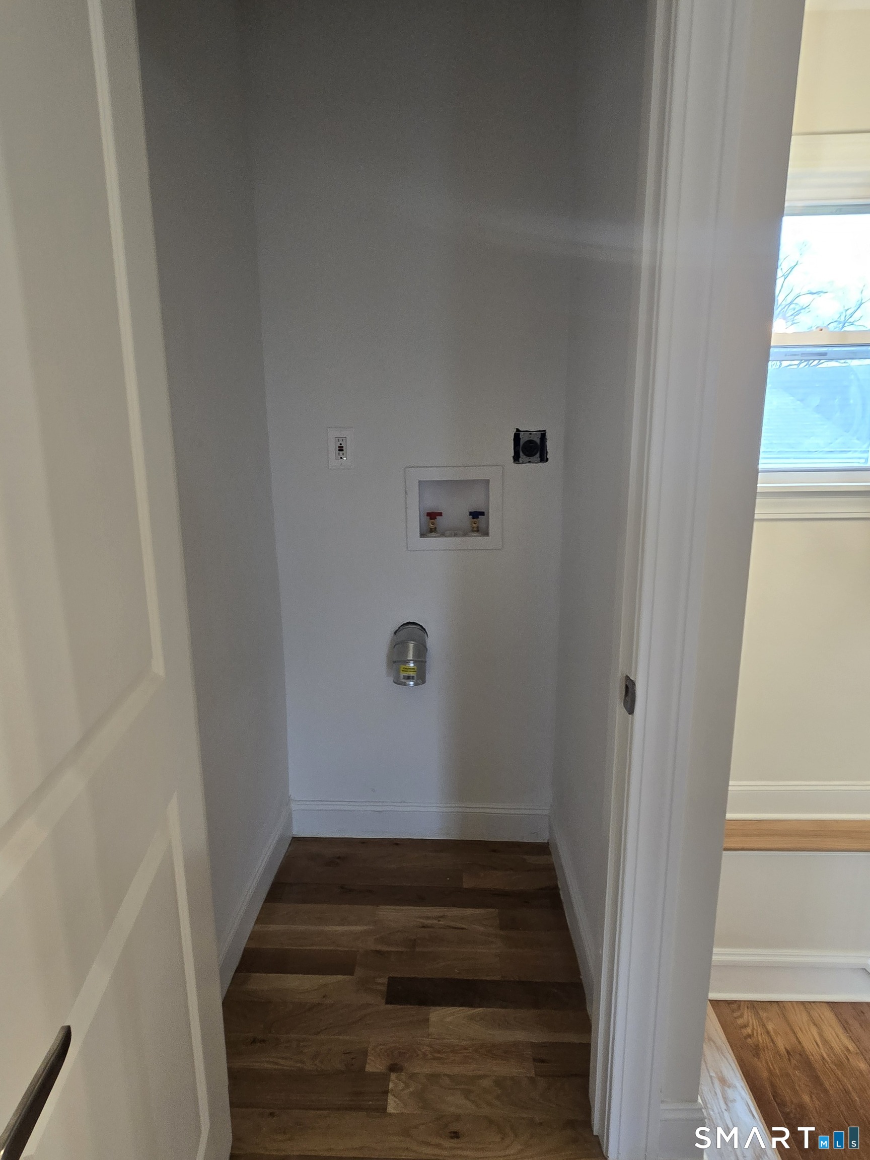 8 Pine Street Norwich CT 06360