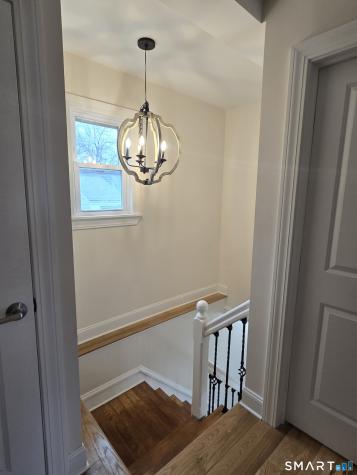8 Pine Street Norwich CT 06360