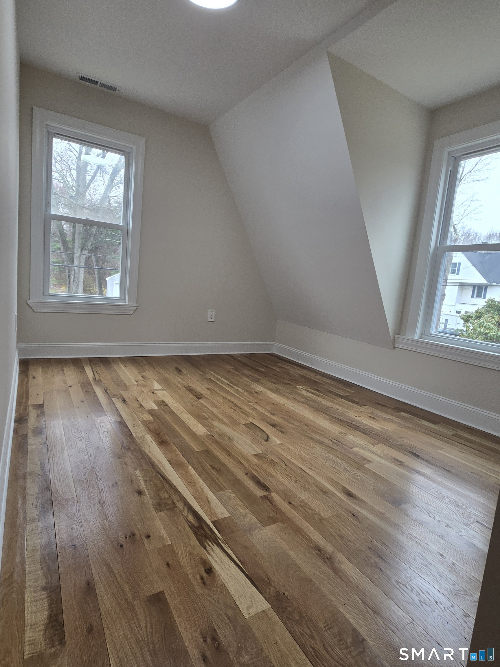 8 Pine Street Norwich CT 06360