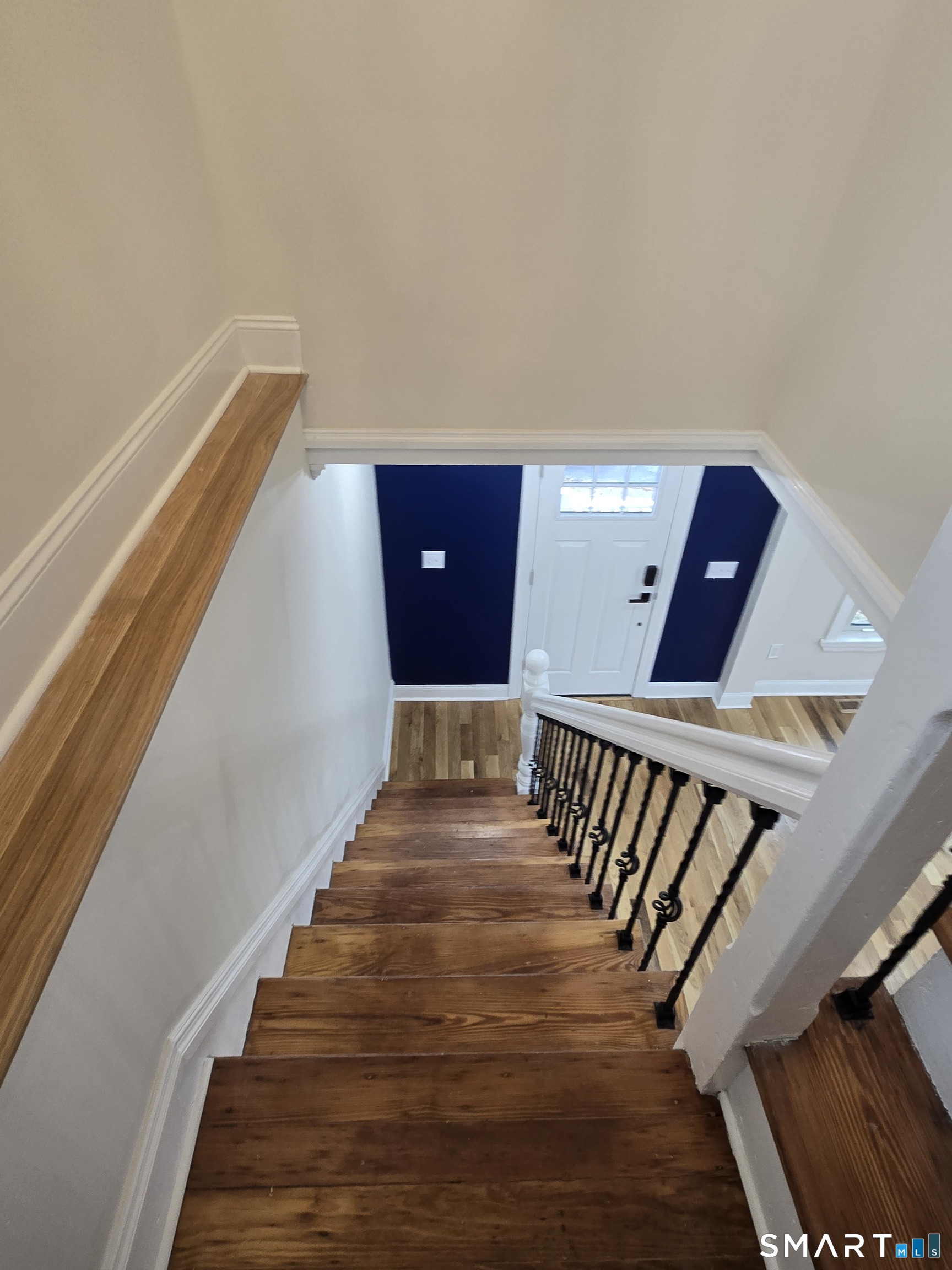 8 Pine Street Norwich CT 06360