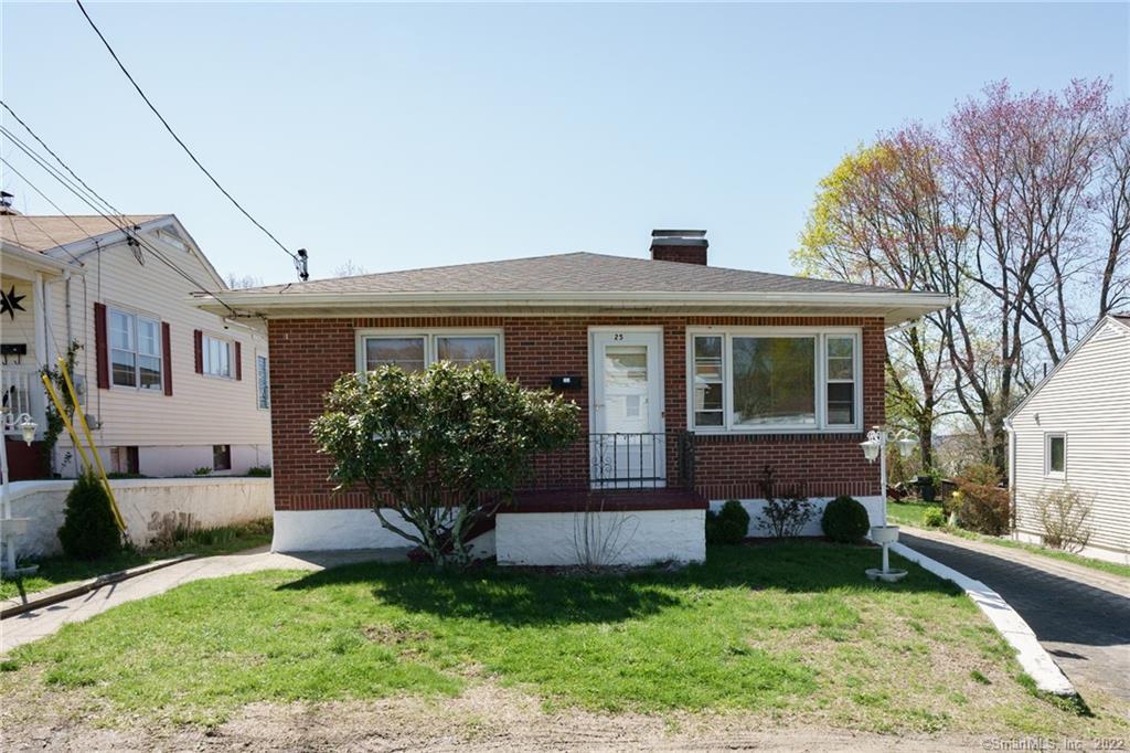 25 Byrneside Avenue Waterbury CT 06704