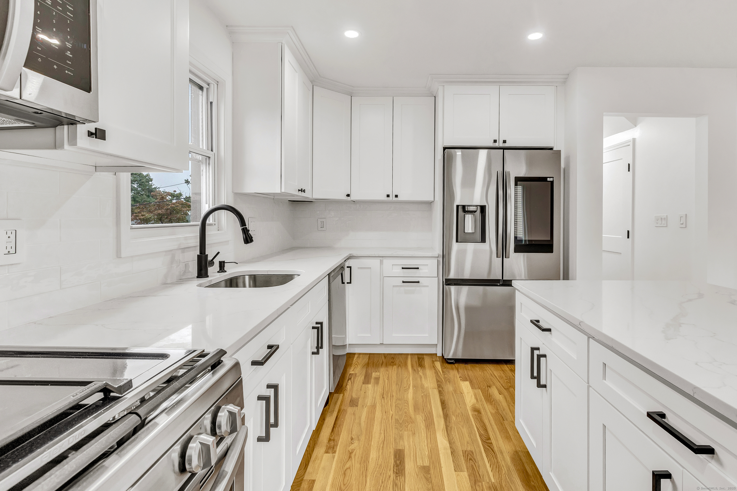 16 Oakdale Street Bridgeport CT 06606