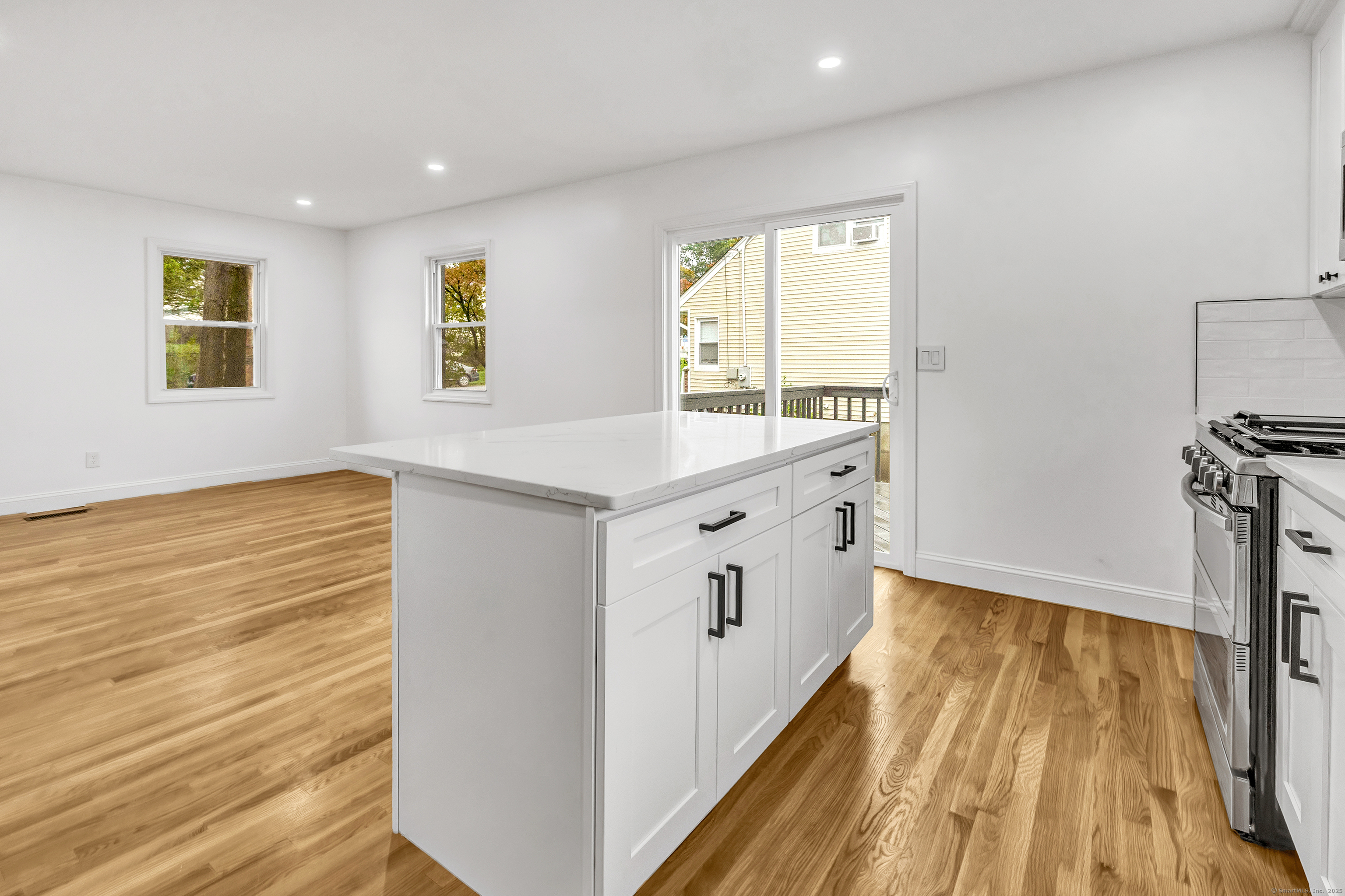 16 Oakdale Street Bridgeport CT 06606