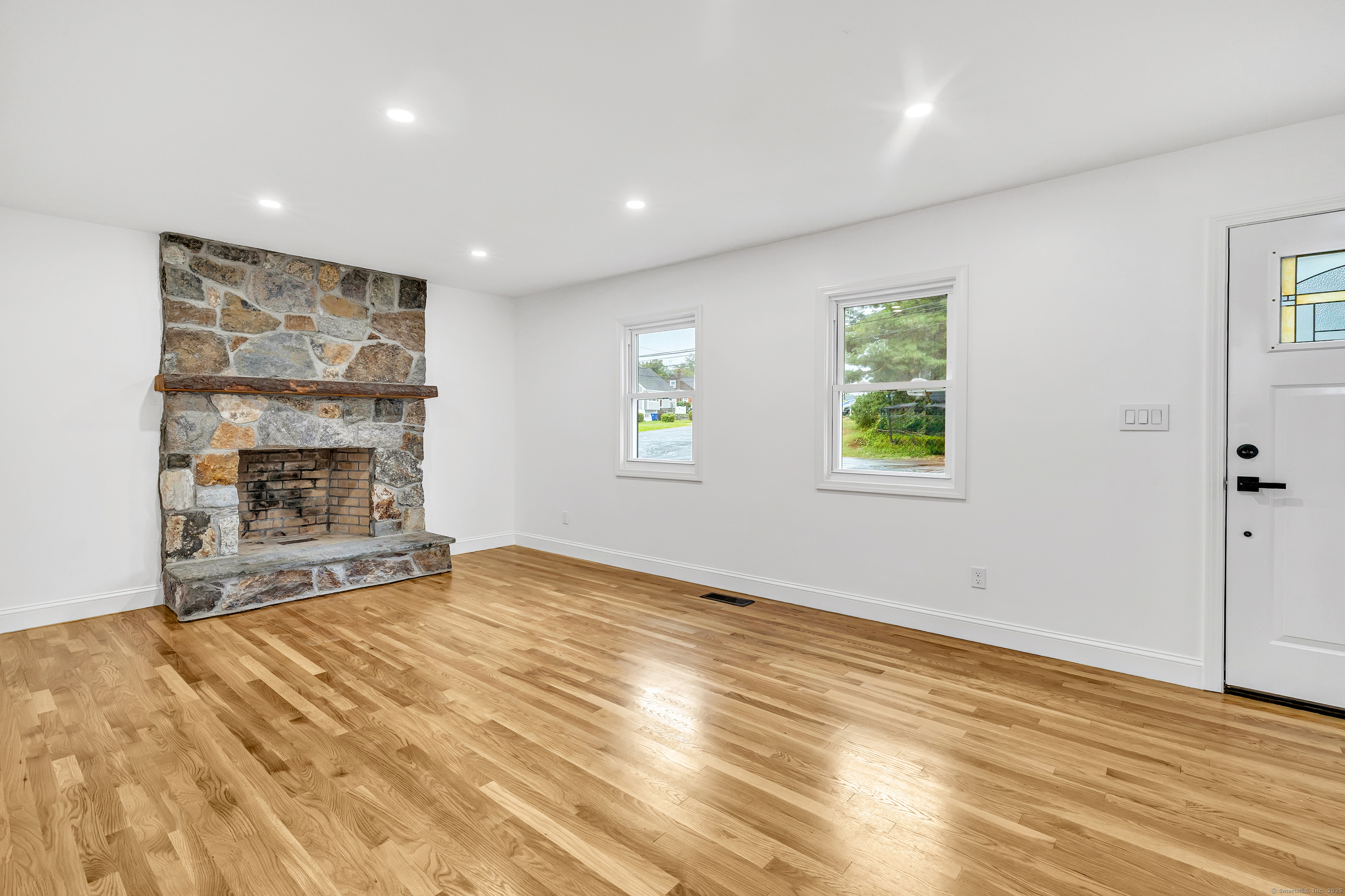 16 Oakdale Street Bridgeport CT 06606