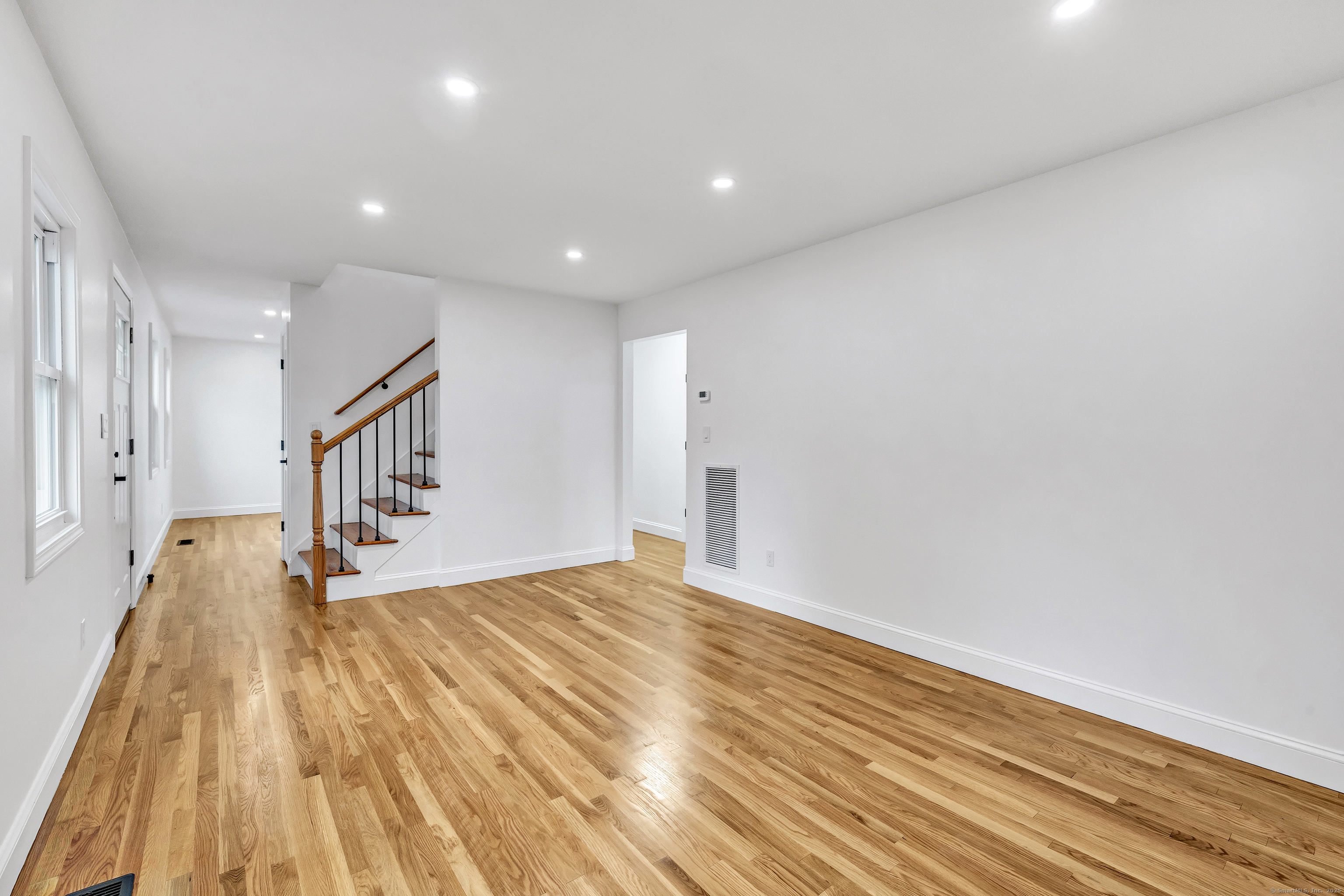 16 Oakdale Street Bridgeport CT 06606