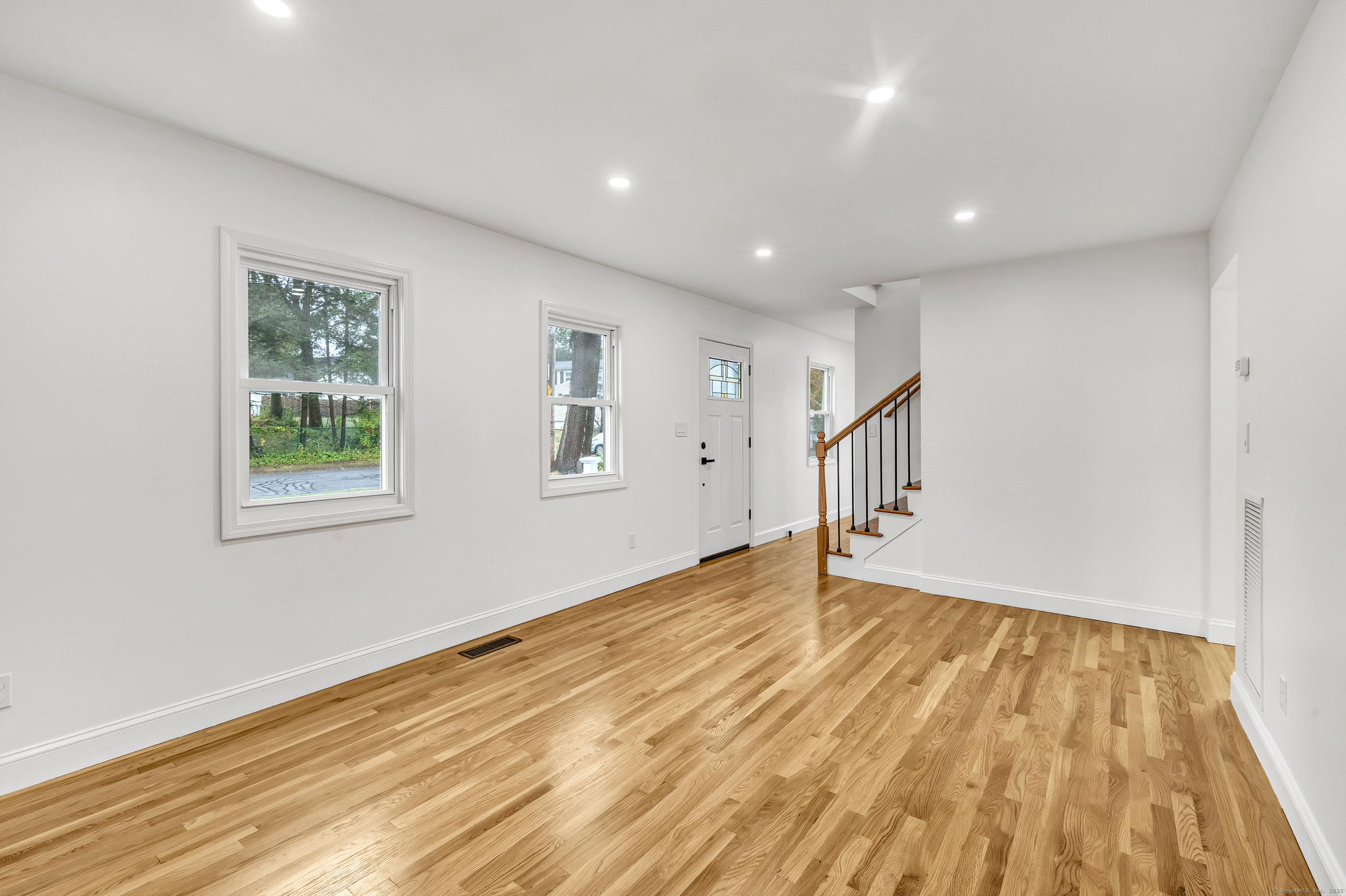 16 Oakdale Street Bridgeport CT 06606