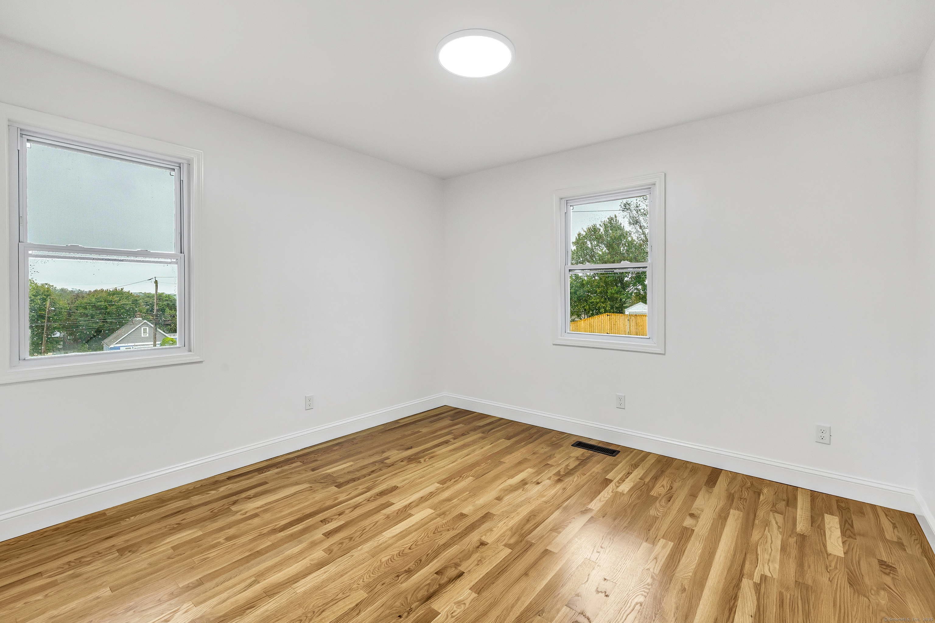 16 Oakdale Street Bridgeport CT 06606