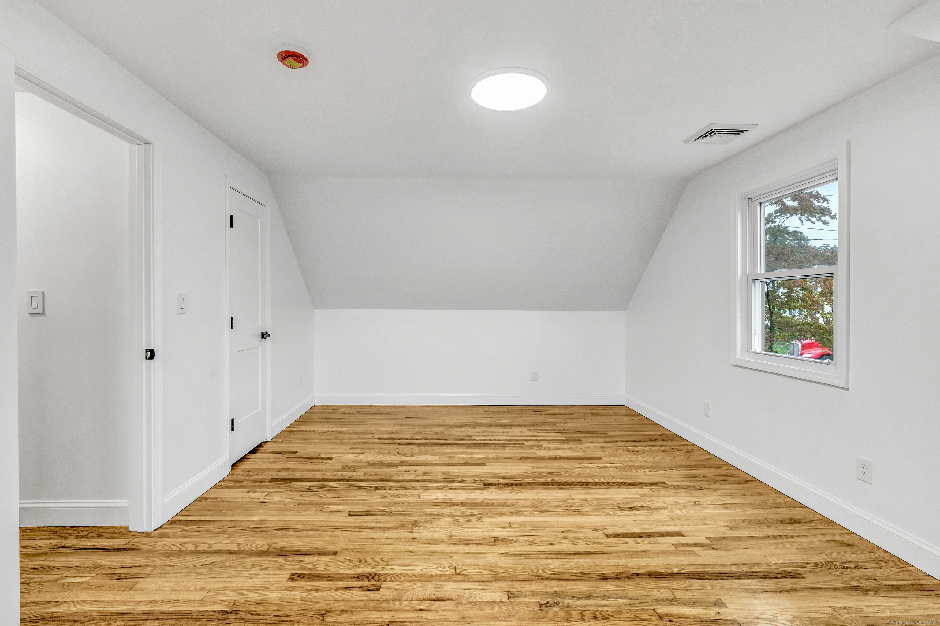 16 Oakdale Street Bridgeport CT 06606