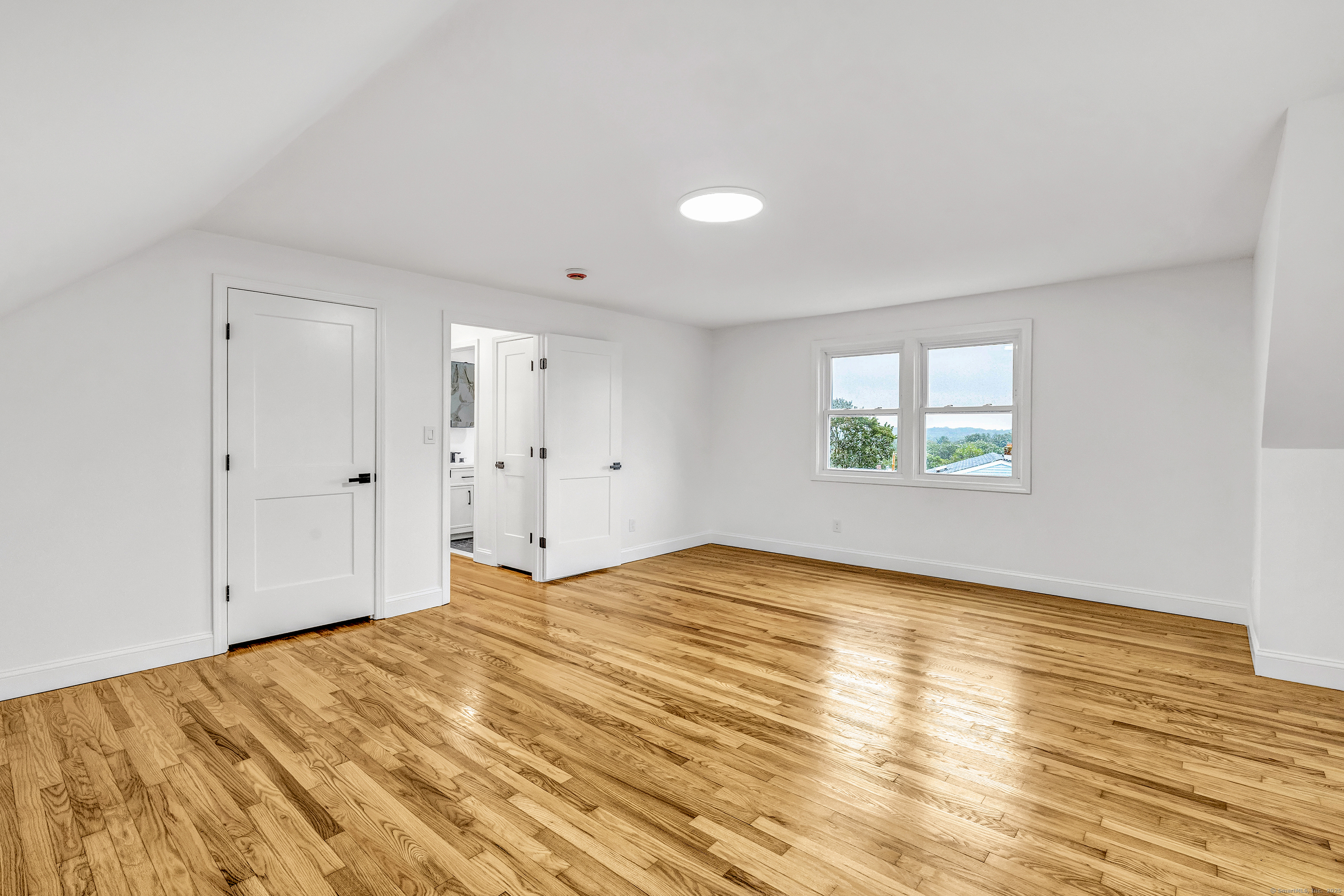 16 Oakdale Street Bridgeport CT 06606