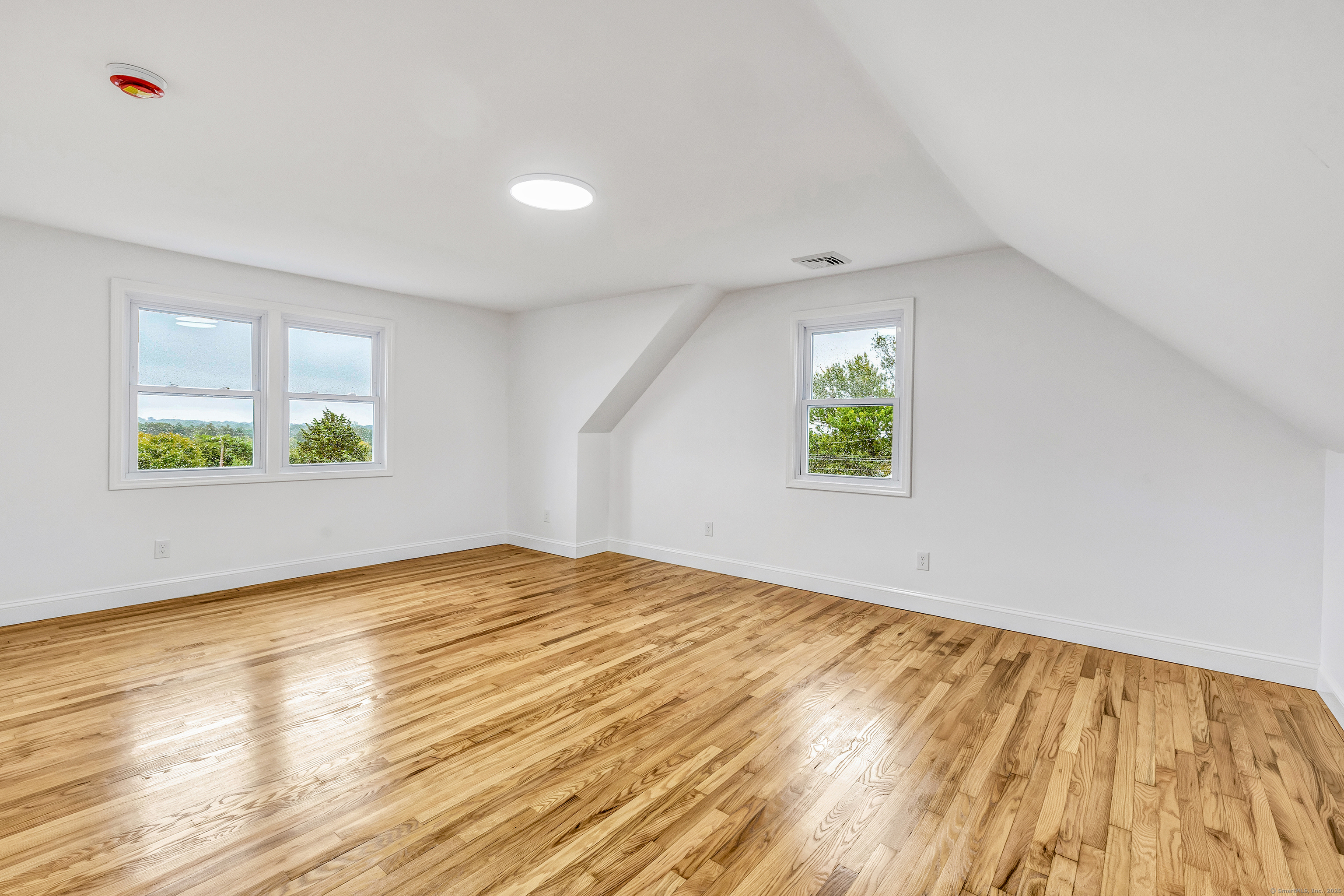 16 Oakdale Street Bridgeport CT 06606