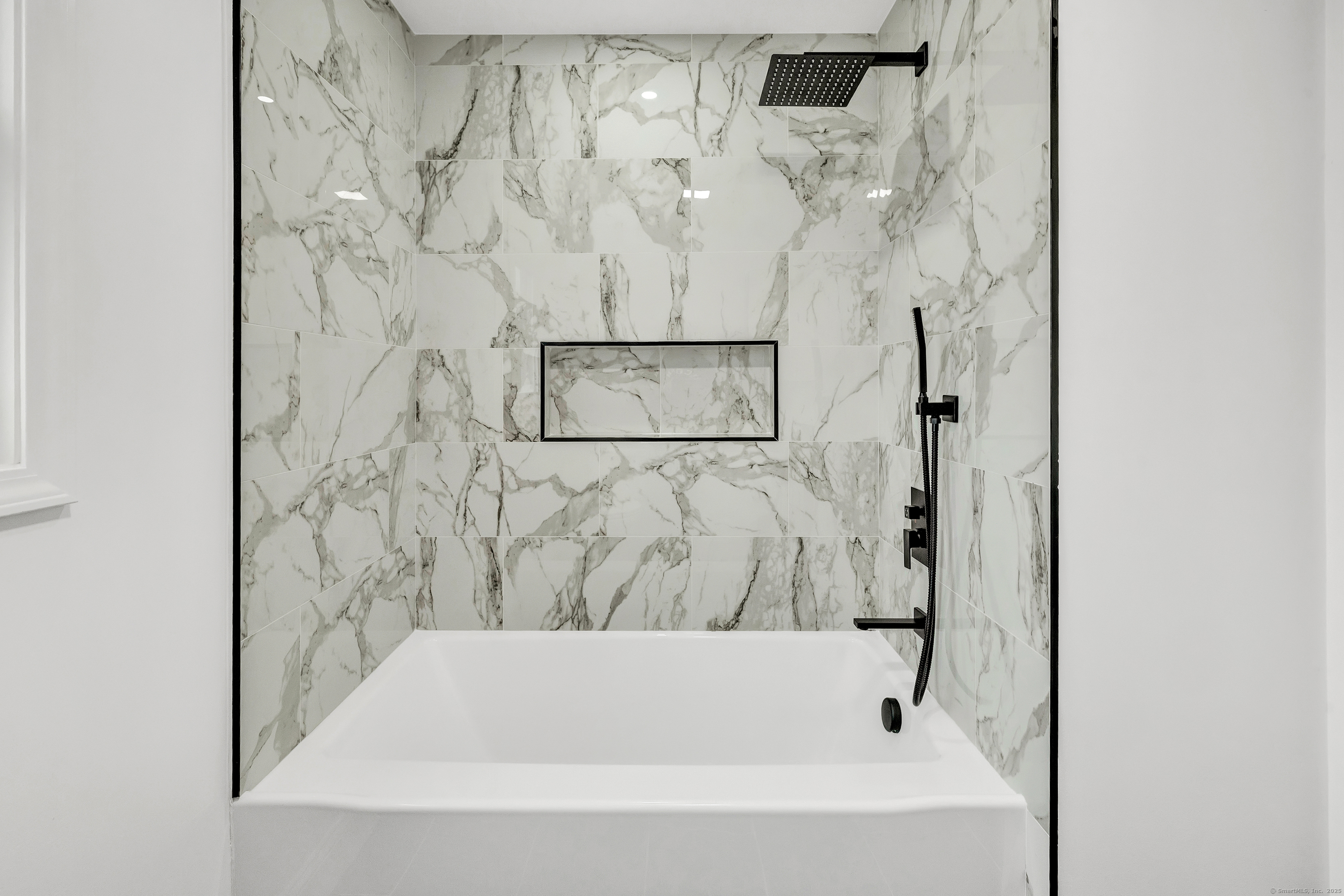 16 Oakdale Street Bridgeport CT 06606