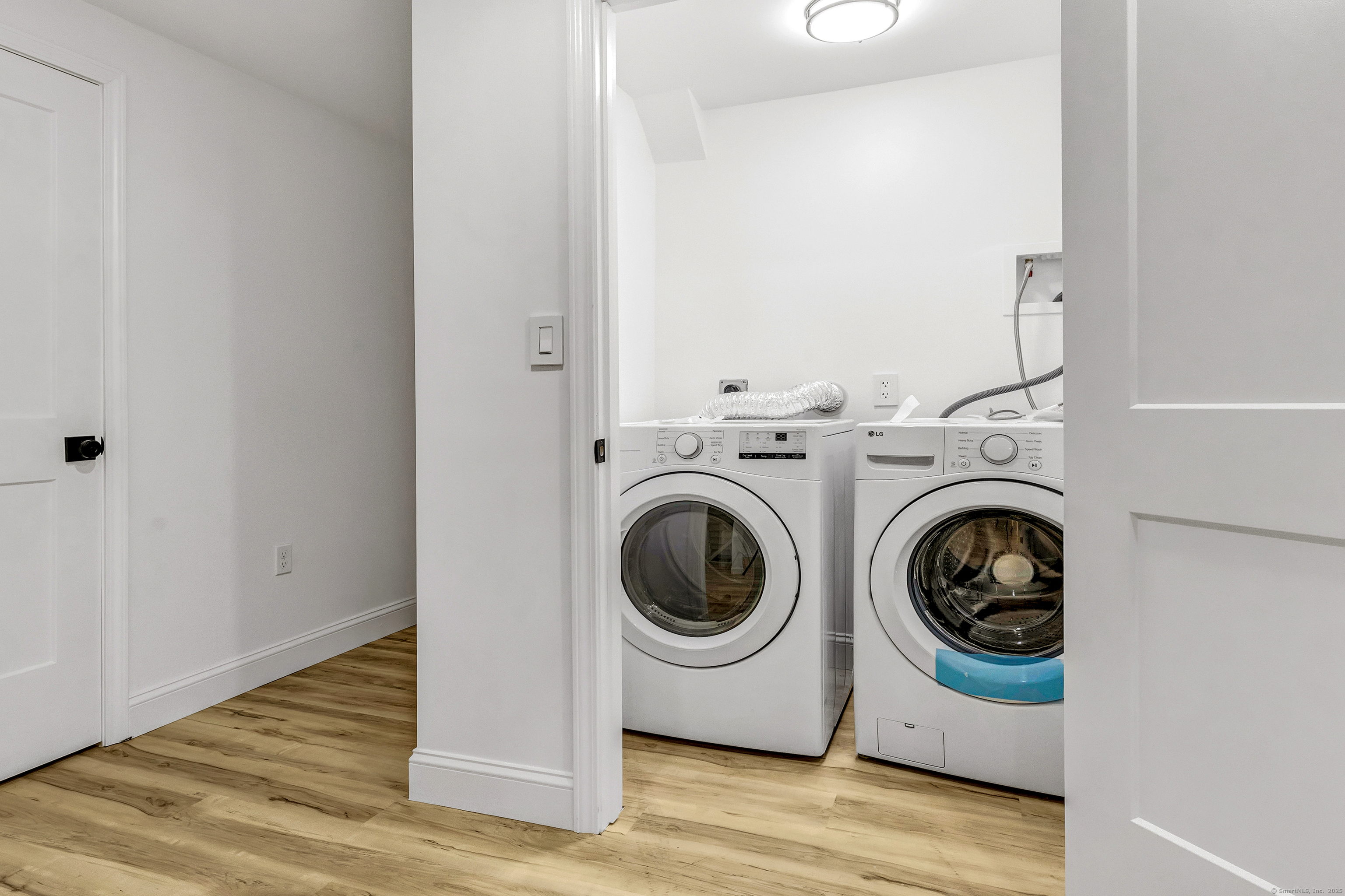 16 Oakdale Street Bridgeport CT 06606