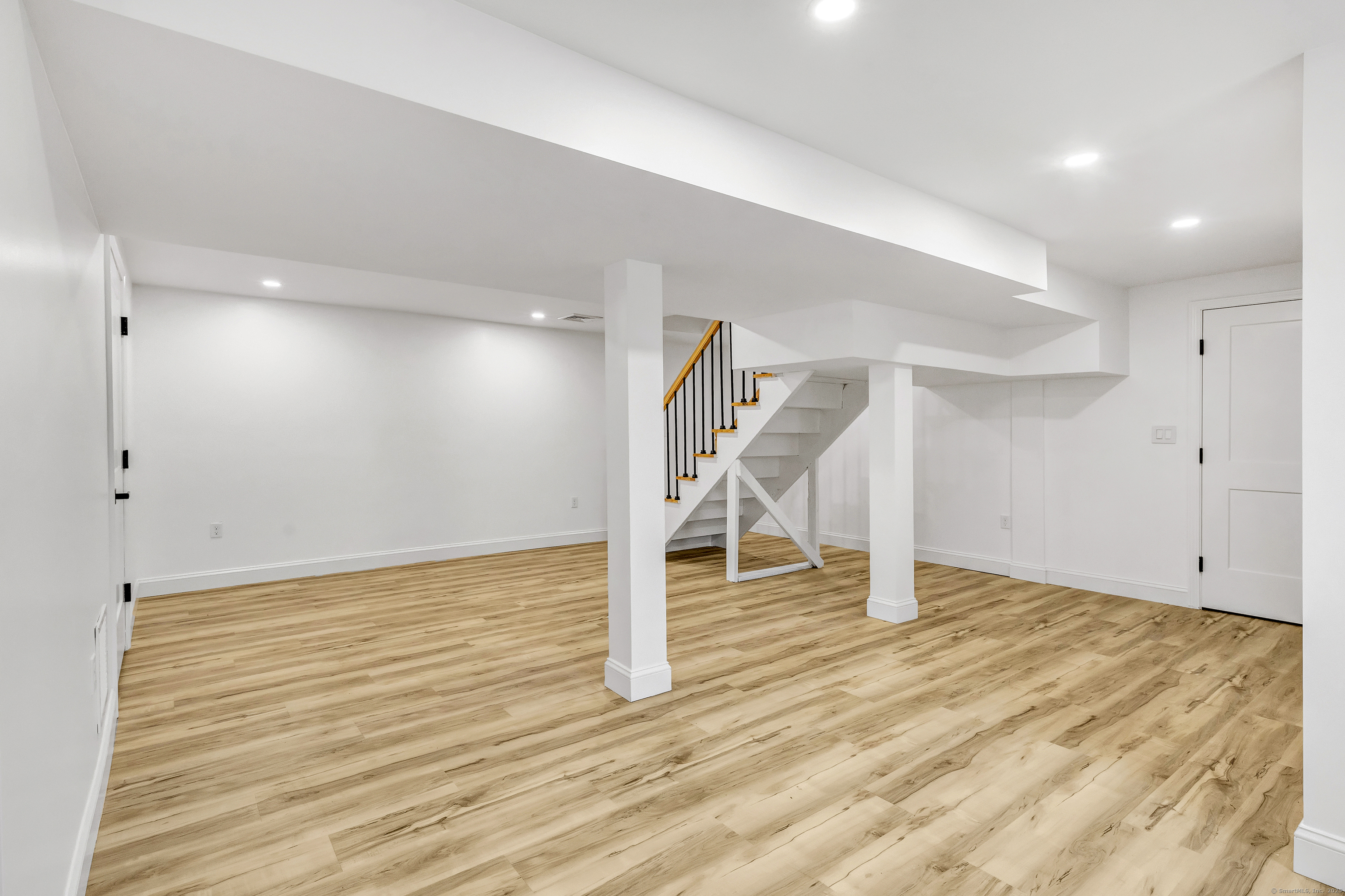 16 Oakdale Street Bridgeport CT 06606