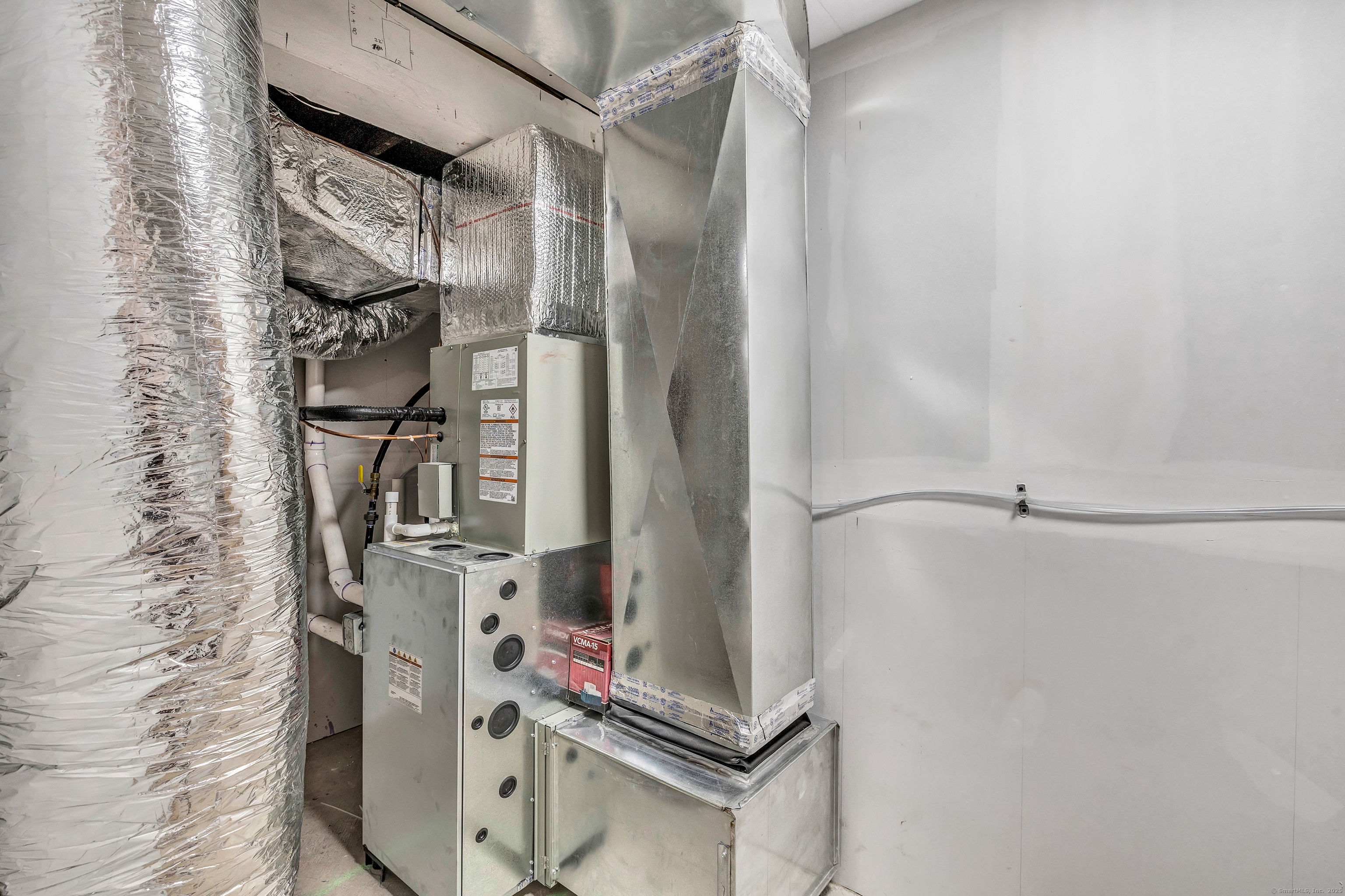 16 Oakdale Street Bridgeport CT 06606