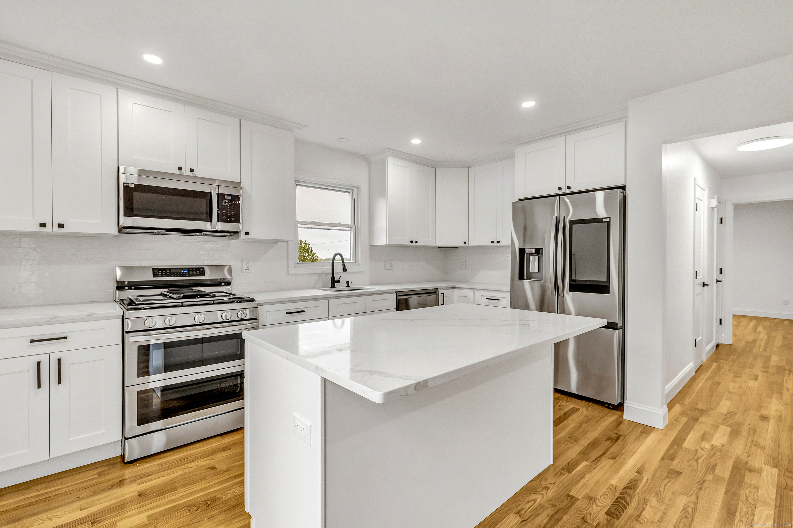 16 Oakdale Street Bridgeport CT 06606