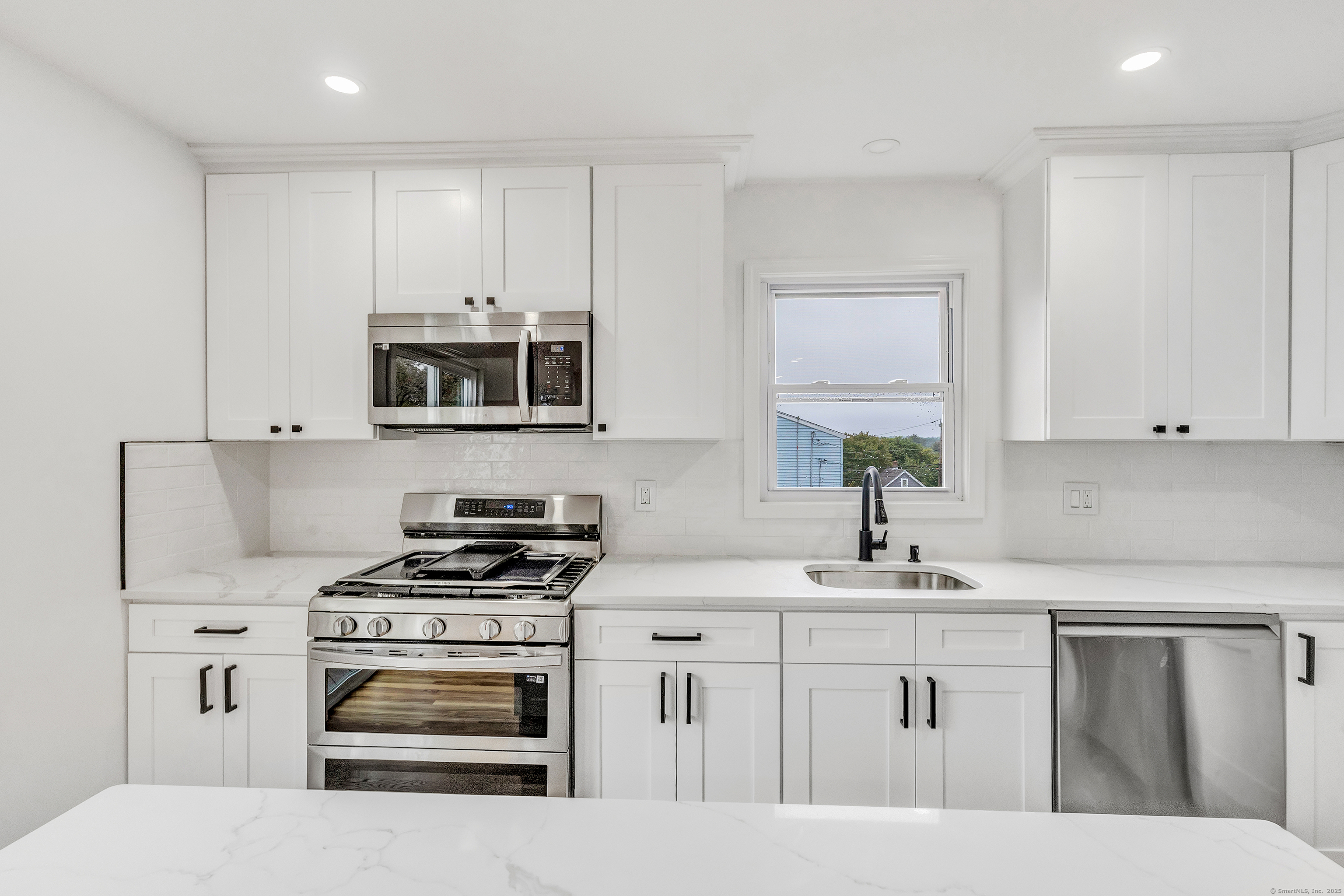 16 Oakdale Street Bridgeport CT 06606