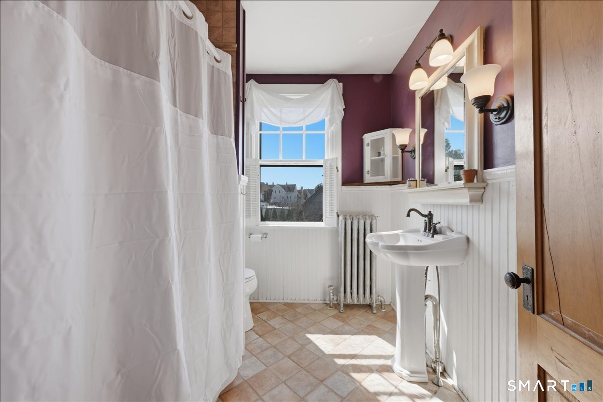 124 West Broad Street Stonington CT 06379