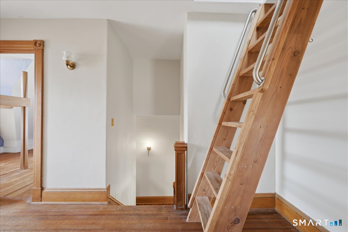 124 West Broad Street Stonington CT 06379