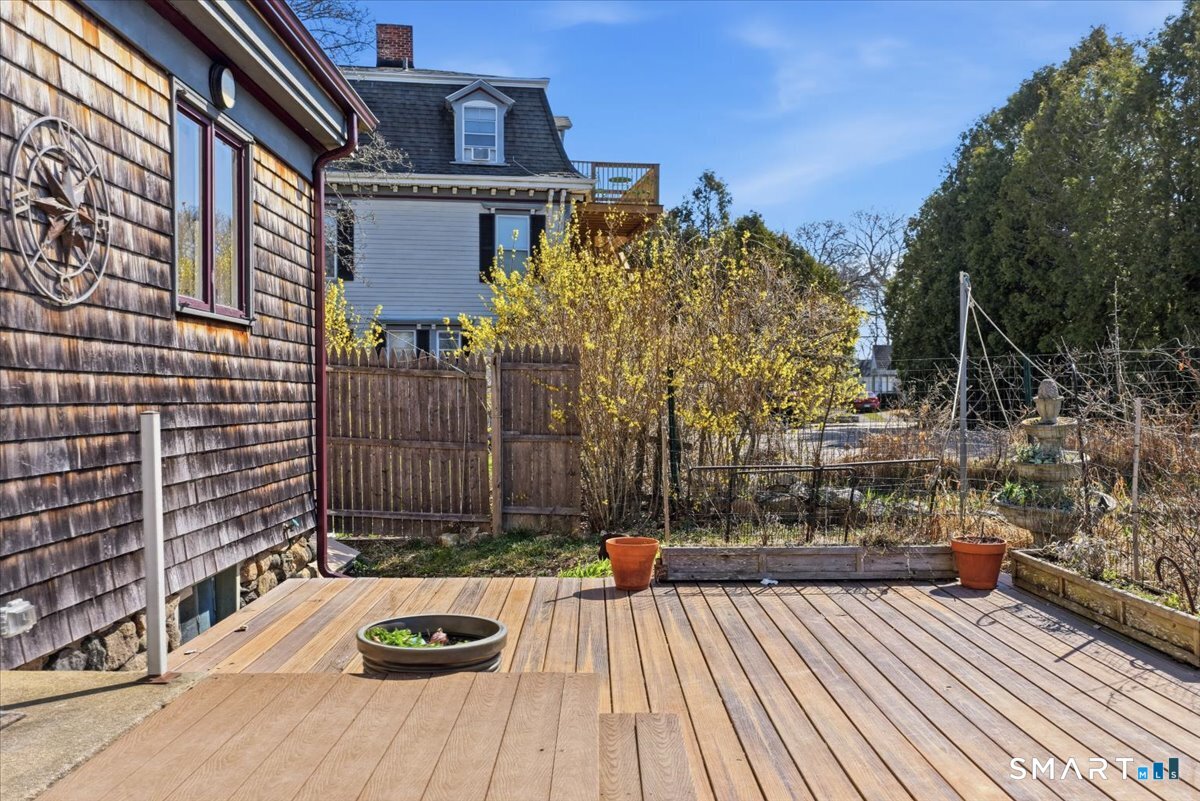 124 West Broad Street Stonington CT 06379