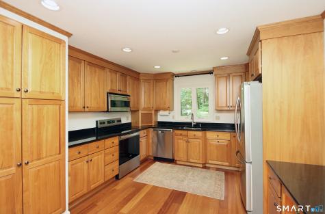 10 Old Village Lane Farmington CT 06085