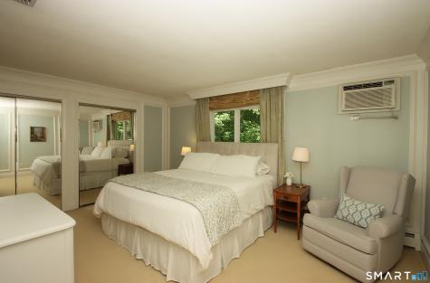 10 Old Village Lane Farmington CT 06085