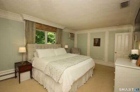 10 Old Village Lane Farmington CT 06085