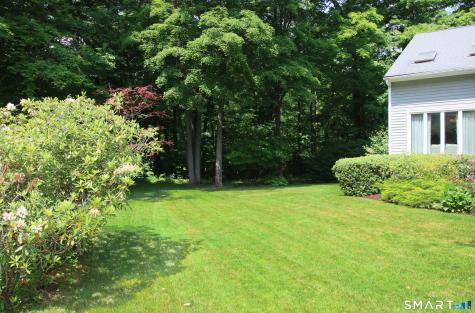 10 Old Village Lane Farmington CT 06085
