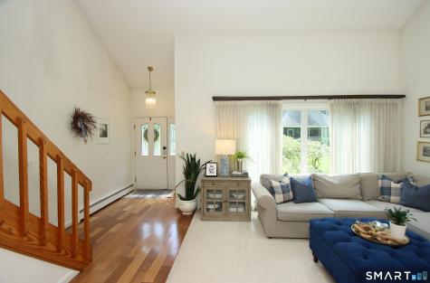10 Old Village Lane Farmington CT 06085