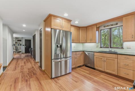37 Tall Wood Hollow Avon CT 06001