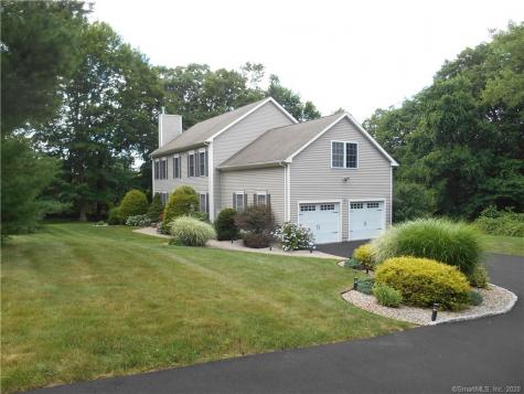 90 Sky View Circle Hamden CT 06514