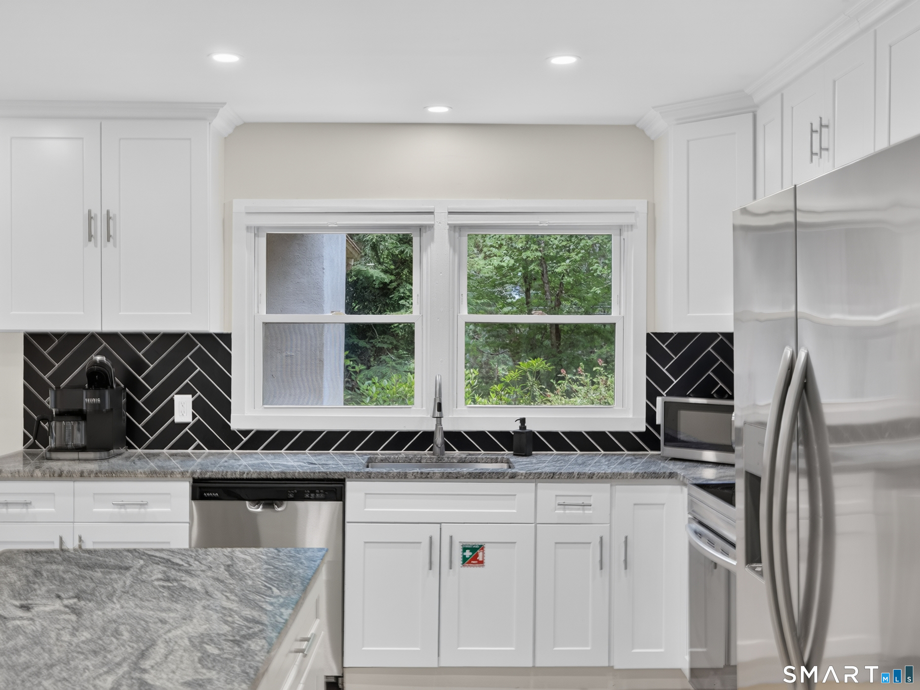 87 Grassy Hill Road Old Lyme CT 06371
