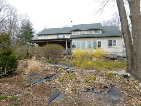 27 Vidich Lane Naugatuck CT 06770