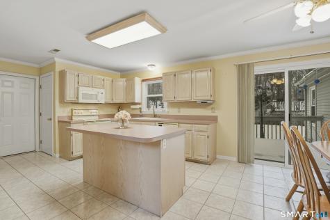 34 Nathan Hale Court Cheshire CT 06410