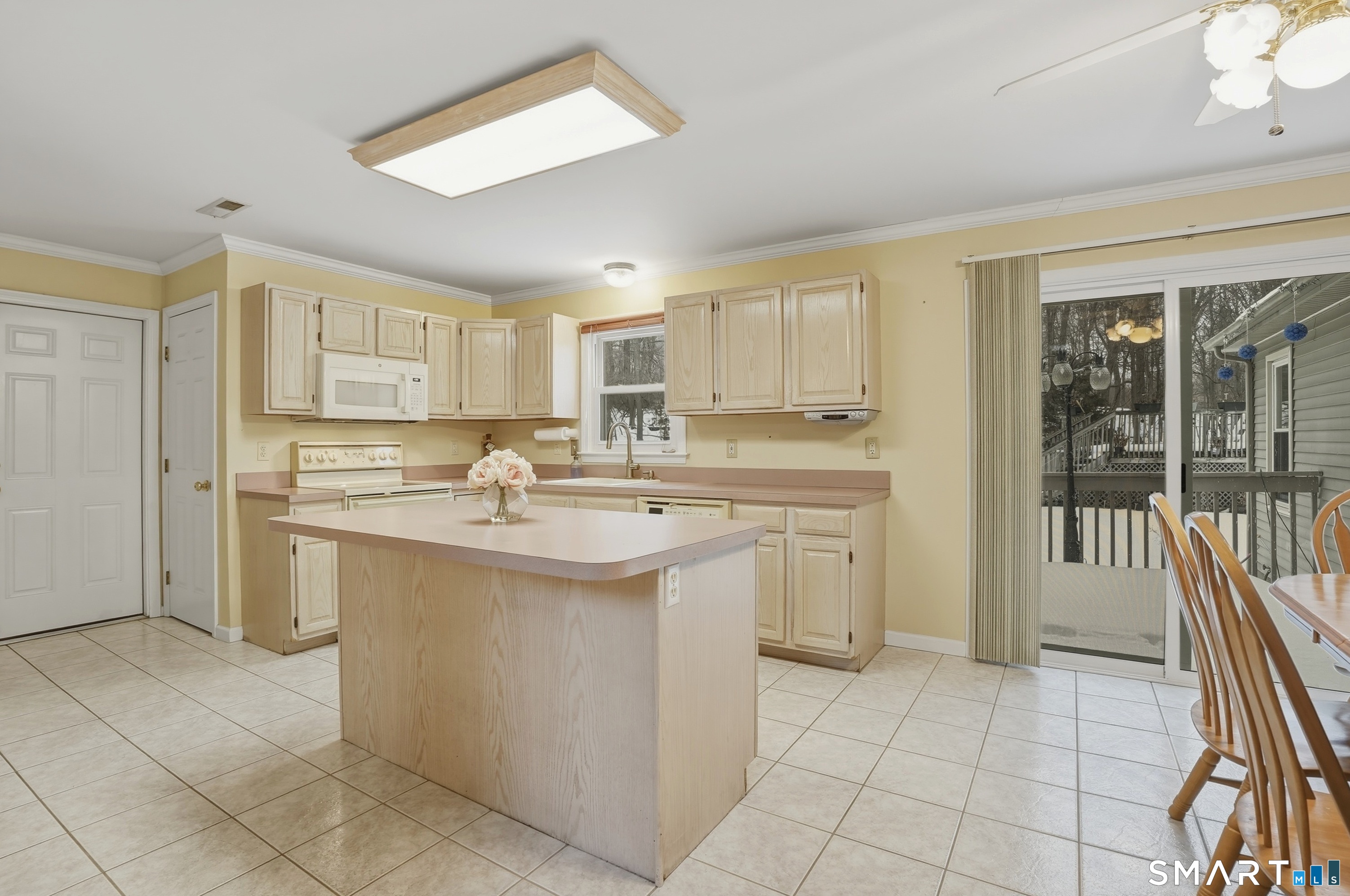 34 Nathan Hale Court Cheshire CT 06410