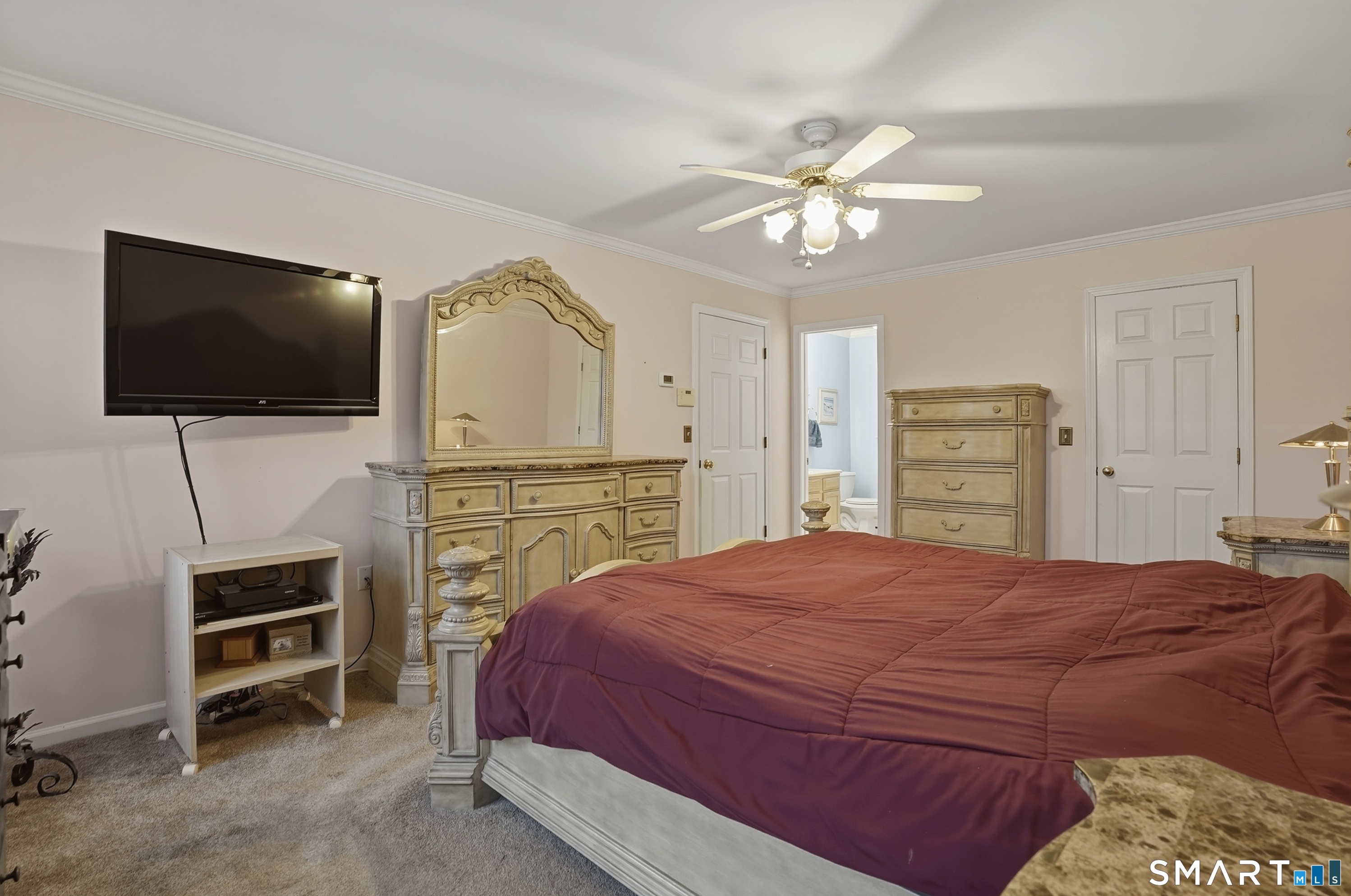 34 Nathan Hale Court Cheshire CT 06410