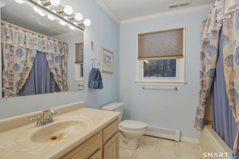 34 Nathan Hale Court Cheshire CT 06410