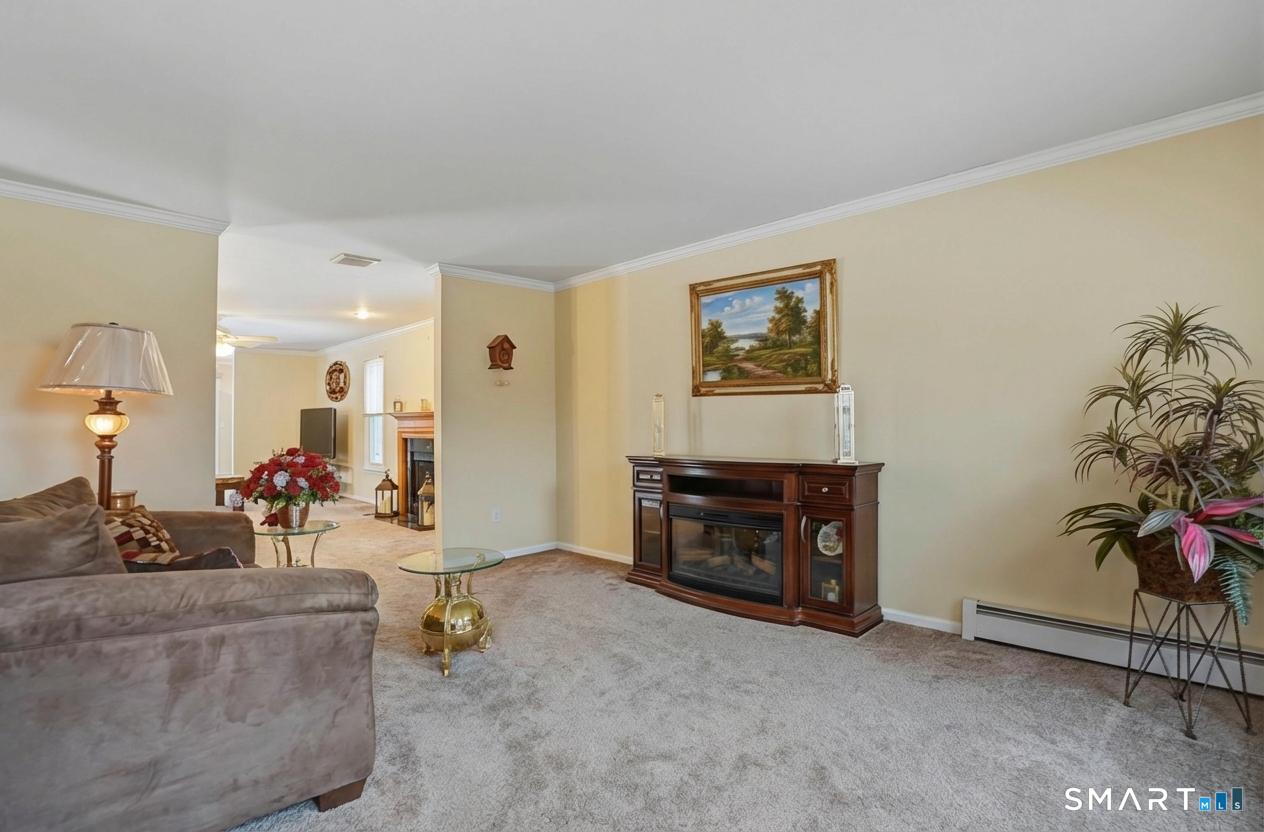 34 Nathan Hale Court Cheshire CT 06410