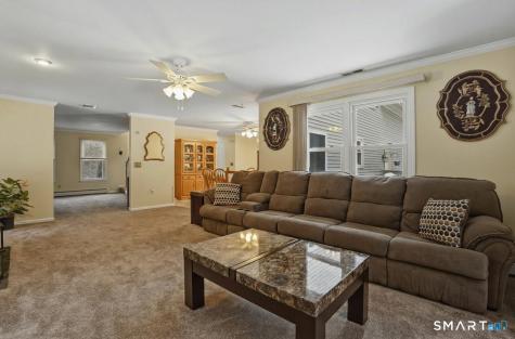 34 Nathan Hale Court Cheshire CT 06410