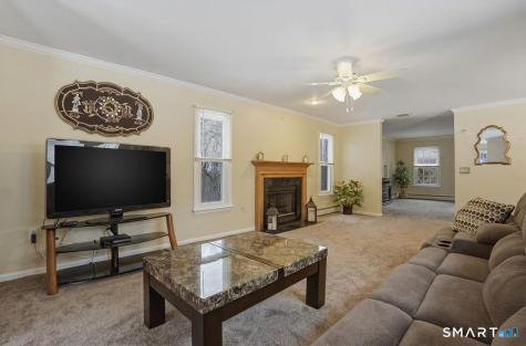 34 Nathan Hale Court Cheshire CT 06410