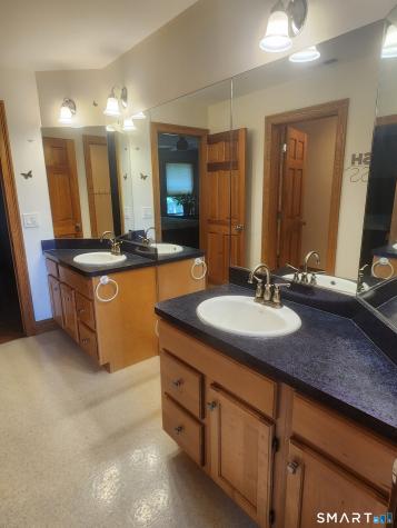 38 Emerald Glen Lane Salem CT 06420