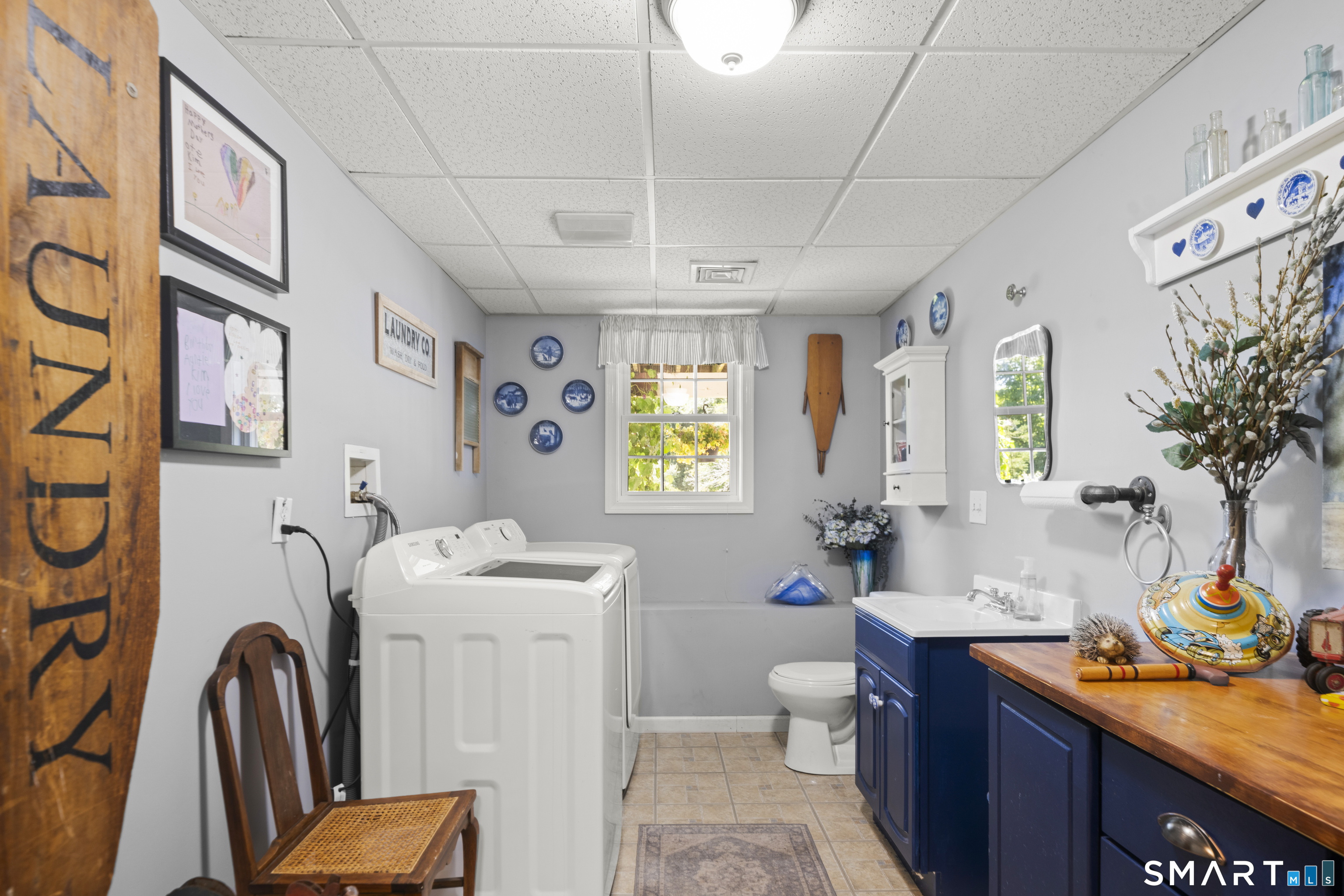 71 Post Road Enfield CT 06082