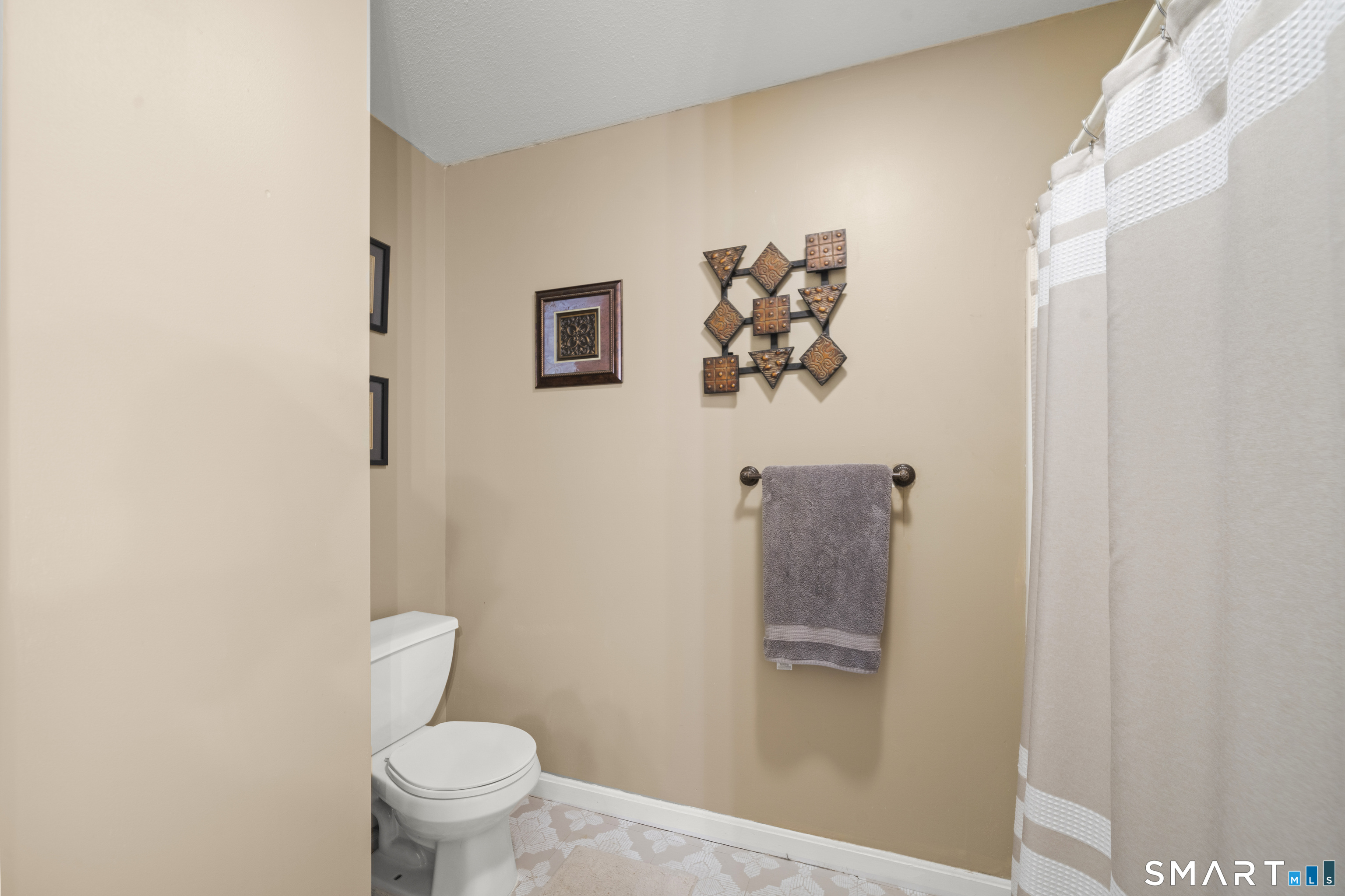 71 Post Road Enfield CT 06082