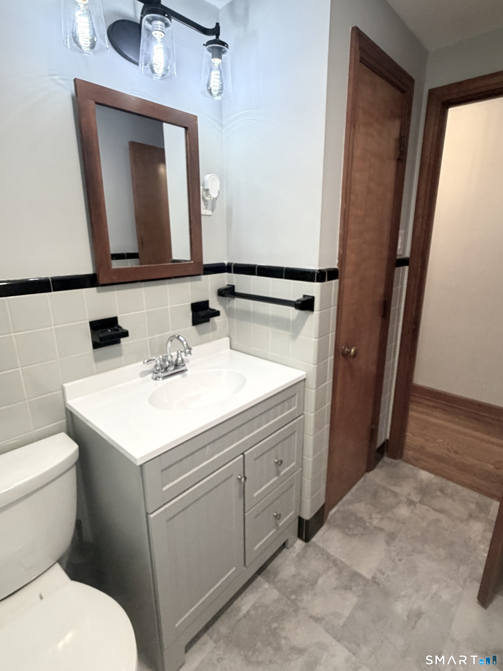 25 Radding Street Manchester CT 06042