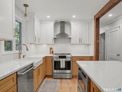 10 Elizabeth Street Newtown CT 06470