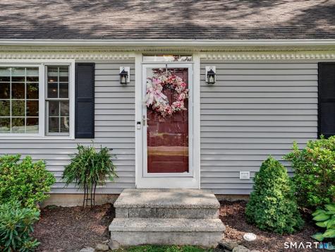 10 Elizabeth Street Newtown CT 06470