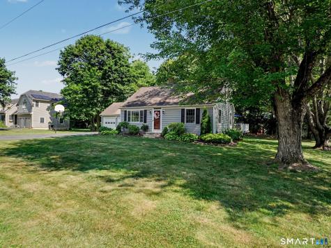 10 Elizabeth Street Newtown CT 06470