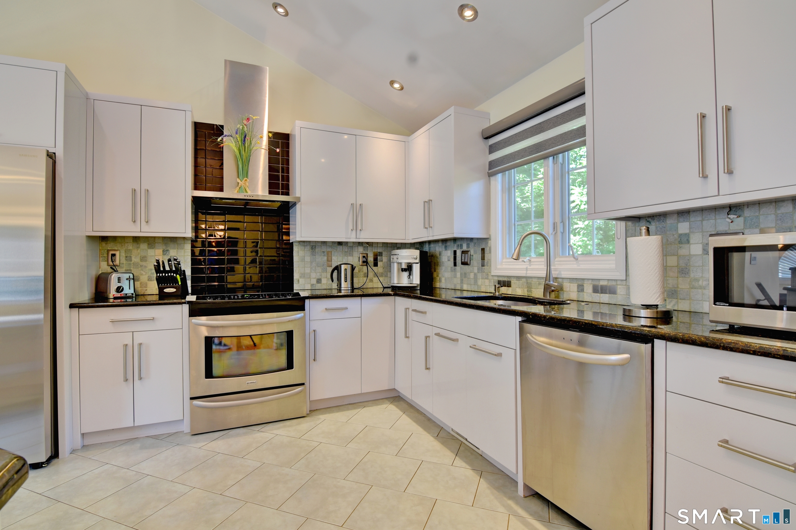 8 Hattie Lane Milford CT 06461