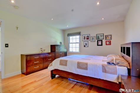 8 Hattie Lane Milford CT 06461